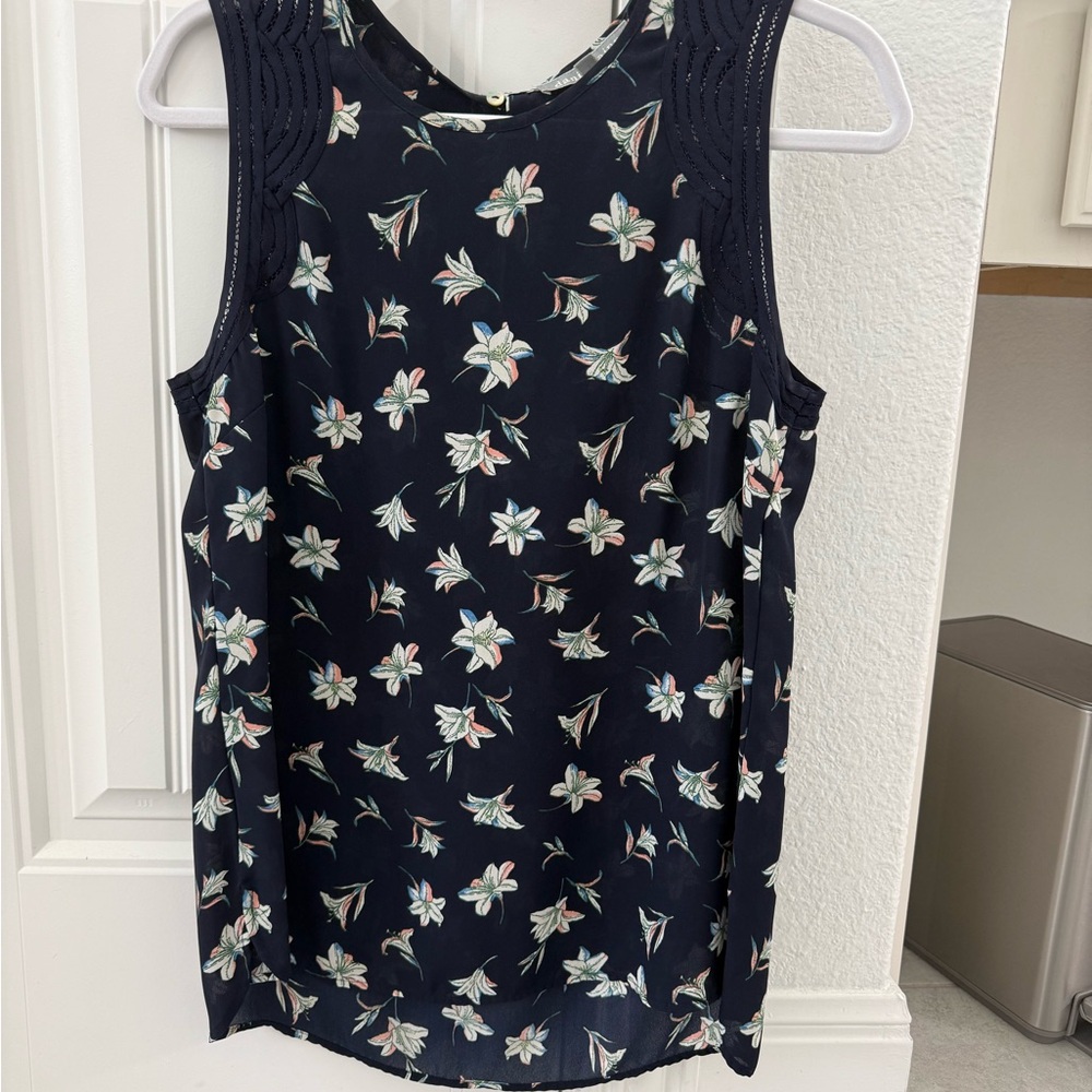 Daniel Rainn Navy Floral Sleeveless Blouse
